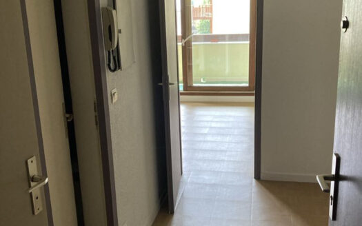 STUDIO CABINE – LANS EN VERCORS – CENTRE VILLAGE